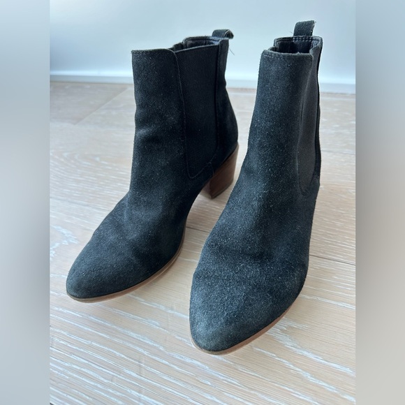 Topshop Black Nubuck Chelsea Boots with Block Heel - Picture 3 of 7